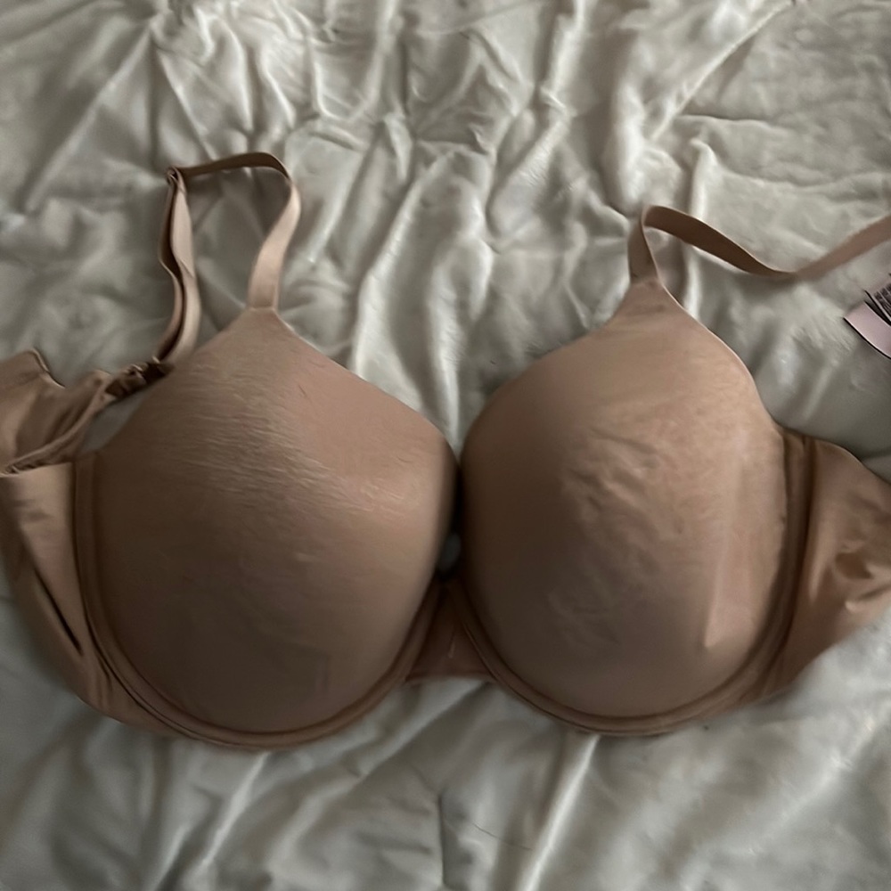 Victoria’s Secret Lightly lined T-shirt bra